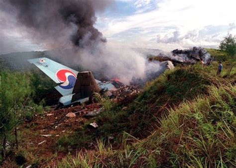korean airline crash|Korean Air Flight 801 .